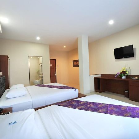 Gaja Hotel Pekanbaru Esterno foto
