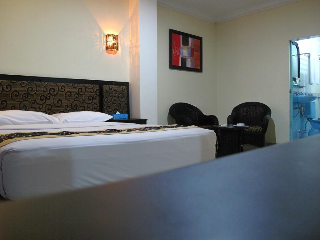 Gaja Hotel Pekanbaru Esterno foto